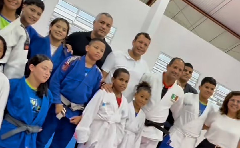 Prefeito Remi Filho celebra avanço de projeto esportivo com jovens em Murici