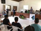 Prefeito de Branquinha se reúne com produtores de laranja e banana do município