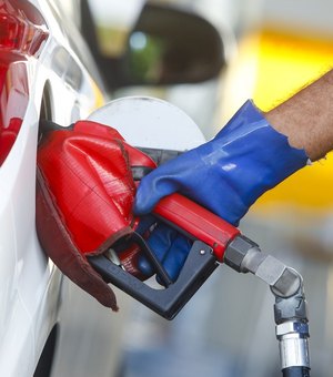 Preço da gasolina vai subir novamente neste sábado e pode ultrapassar R$ 7 em Alagoas