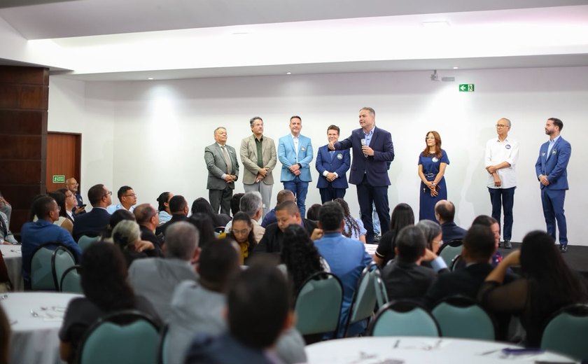 Mais de 400 pastores participam de encontro que fortalece diálogo entre Renan Filho e igrejas evangélicas
