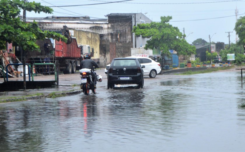 Alagoas em alerta: Governo monitora as chuvas que atingem o estado