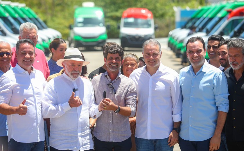 Presidente Lula e governador Paulo Dantas entregam consultório odontológico móvel e novo veículo do SAMU ao prefeito Júnior Menezes