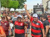 Neno da Laje lidera multidão no Bloco do Flamengo e garante expandir a folia por toda Alagoas