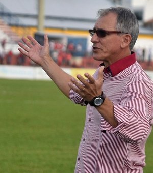 Prestes a estrear no Alagoano, CSE anuncia Luiz Carlos Cruz como novo técnico