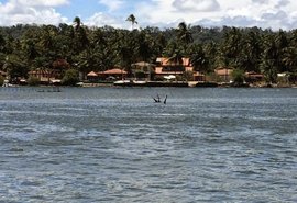 Homem morre afogado após saltar de catamarã e ser arrastado por correnteza em Alagoas