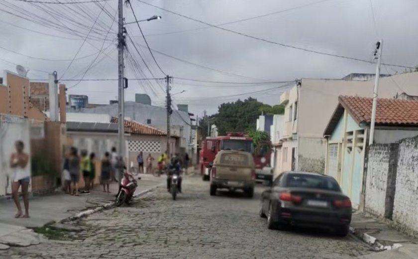 Três crianças morrem carbonizadas em incêndio na Bahia; mãe é presa