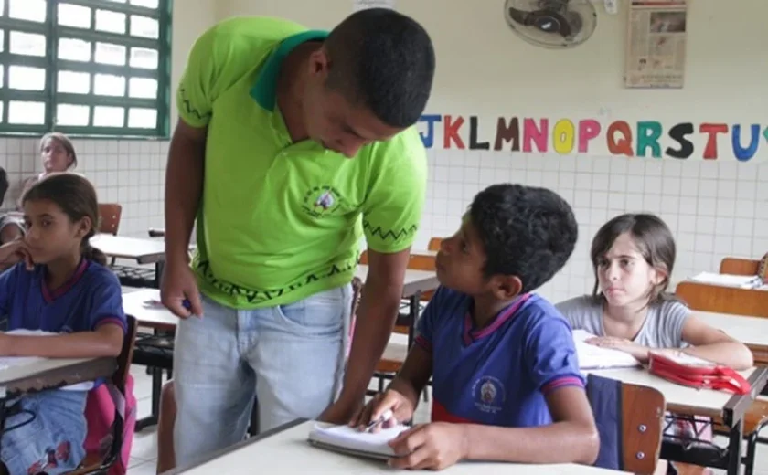 Professores falam sobre os desafios e alegrias de ensinar após um ano e dez meses de pandemia